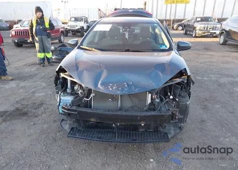 2019 Toyota Corolla Le z USA, uszkodzony, nr VIN 2T1BURHE6KC216333
